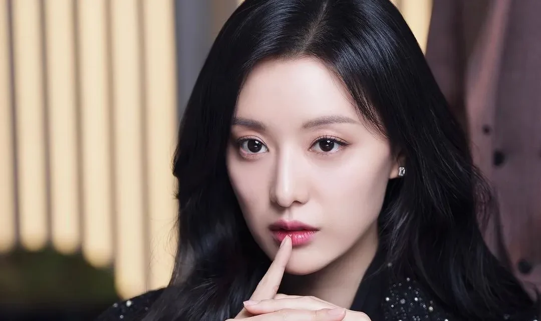 Kim Ji-won Biography: Age, Husband, Songs, Children, Net Worth, Height, Awards