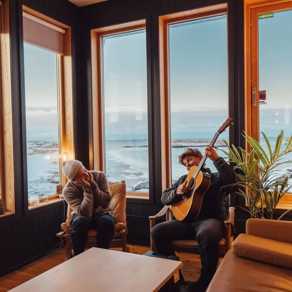 Sandro Cavazza Biography: Age, Net Worth, Siblings, Parents, Height, Children, Songs, Awards