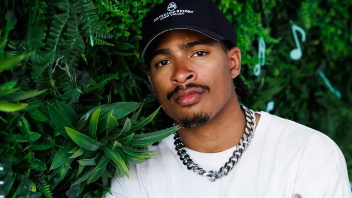 Arin Ray Biography: Songs, Age, Net Worth, Siblings, Parents, Height, Girlfriend, EPs