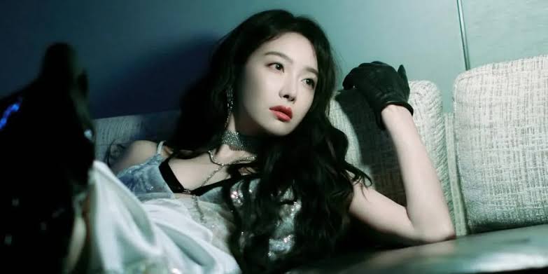 Song Qian Biography: Husband, Age, Net Worth, Siblings, Parents, Height, Books, Movies, Awards, Songs