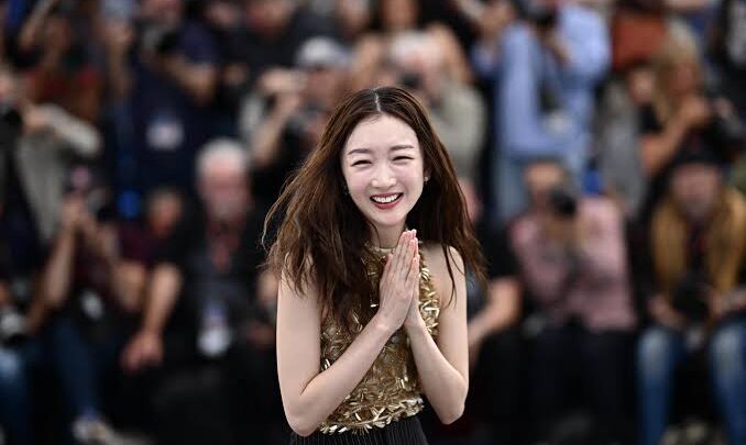 Zhou Dongyu Biography: Age, Net Worth, Siblings, Parents, Height, Children, Husband, Movies, Awards