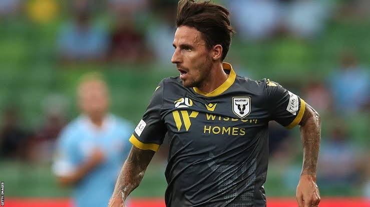 Matt Derbyshire Biography: Salary, Stats, Age, Clubs, Wikipedia, Position, Net Worth, Height, Wife, Children, Parents