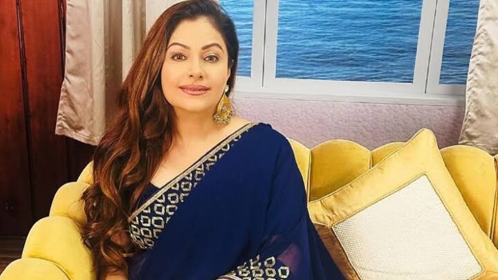Ayesha Jhulka Biography: Age, Net Worth, Siblings, Parents, Height, Movies, Husband, Children, Awards