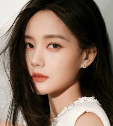 Li Yitong Biography: Age, Net Worth, Siblings, Parents, Height, Movies, Awards, Boyfriend