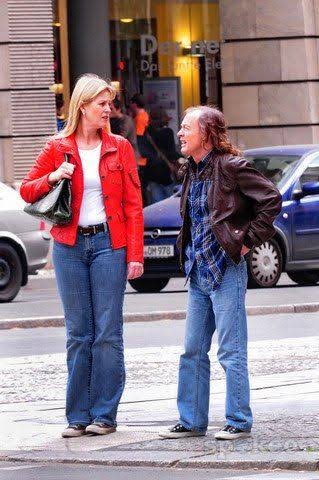 Angus Young’s Wife, Ellen Young Bio: Height, Age, Obituary, Husband, Net Worth, Wikipedia