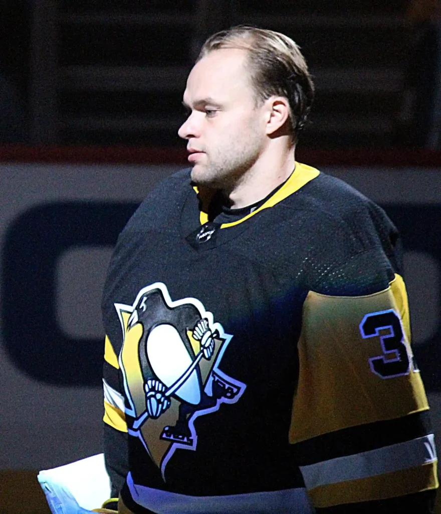 Antti Niemi Biography: Wikipedia, Nationality, Ethnicity, Net Worth, Height, Age, Spouse, Team