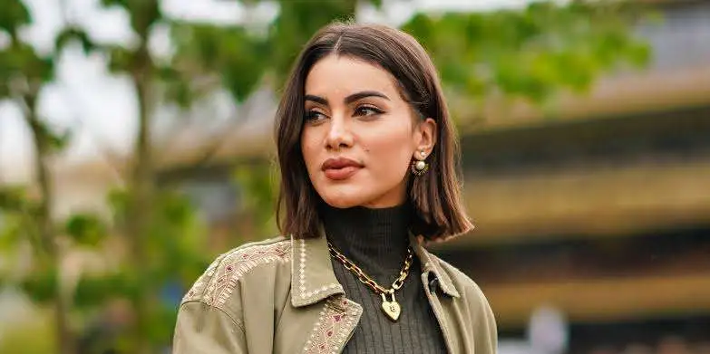 Camila Coelho Biography: Height, Age, YouTube, Weight, Husband, Dress, Workout, Children, Instagram