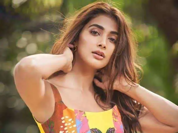 Pooja Hegde Biography: Age, Movies, TV Shows, Net Worth, Wikipedia, Height, Parents, Siblings
