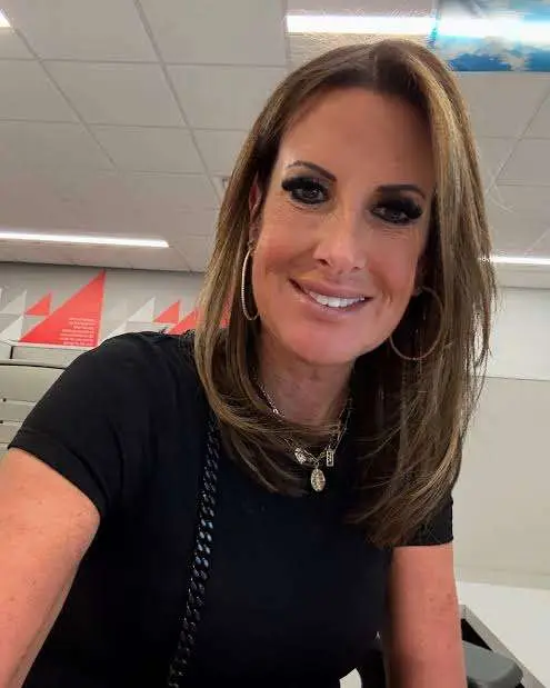 Les Gold’s Daughter, Ashley Broad Bio: Age, Husband, Net Worth, Wikipedia, Height, Parents, Siblings, Children, TV Shows