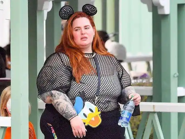 Tess Holliday Biography: Height, Weight, Age, Wikipedia, Net Worth, Parents, Siblings, Spouse, Children, Blog