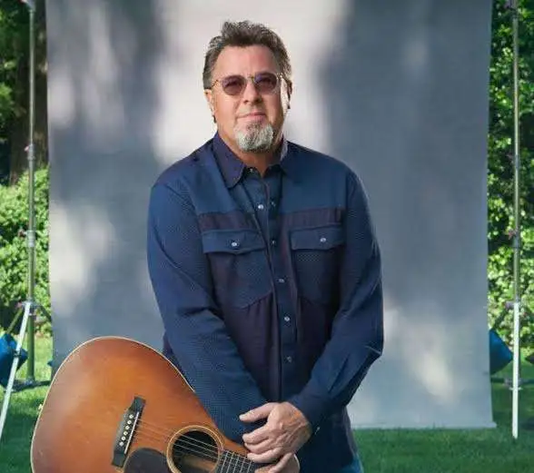 Vince Gill Biography: Songs, Age, Wikipedia, Height, Net Worth, Parents, Siblings, Children, Wife
