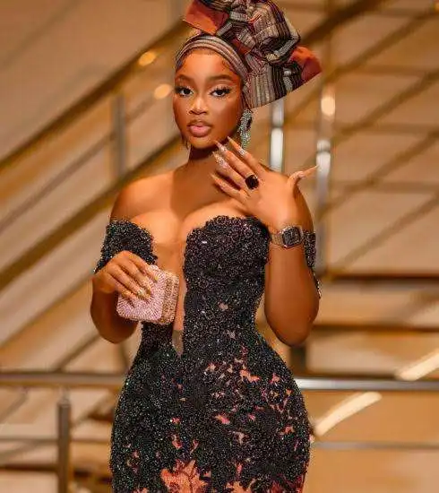 Yomidun Raheem Aishat Biography: Age, Net Worth, Wiki, Nationality, Ethnicity, Religion, Instagram