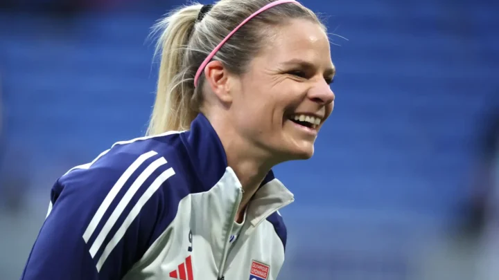 Eugénie Le Sommer Biography: Height, Age, Net Worth, Siblings, Parents, Girlfriend, Team, Goals, Salary