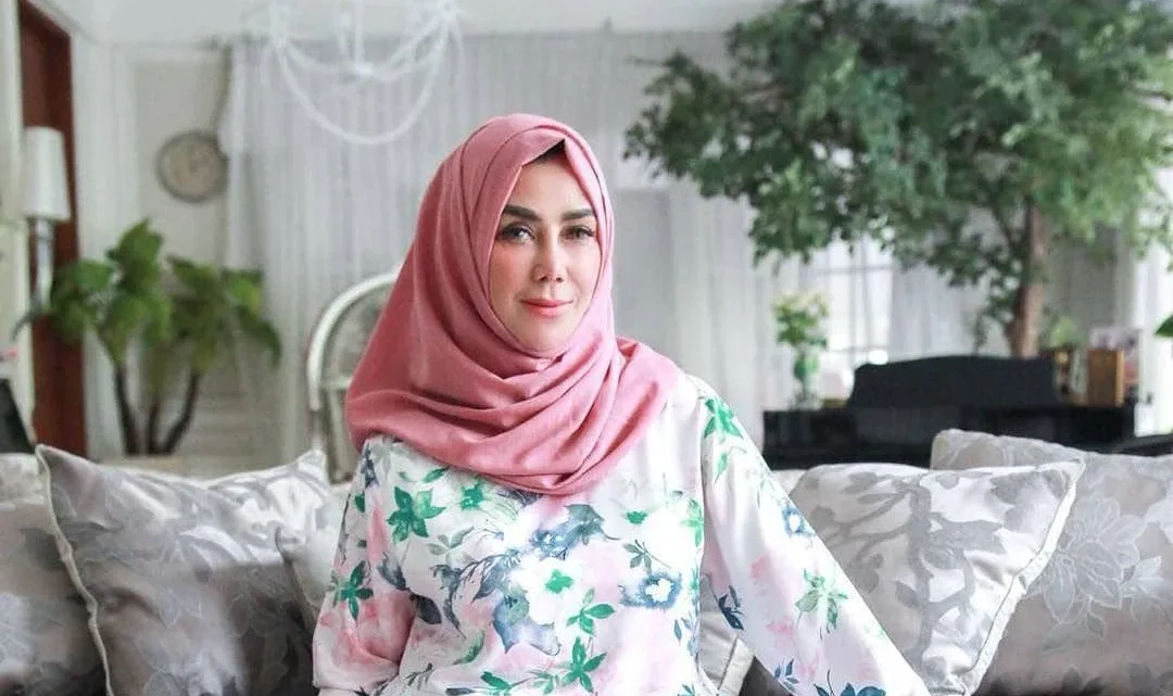 Raffi Ahmad’s mother, Amy Qanita Biography: Husband, Children, Age, Net Worth, Siblings, Parents, Height