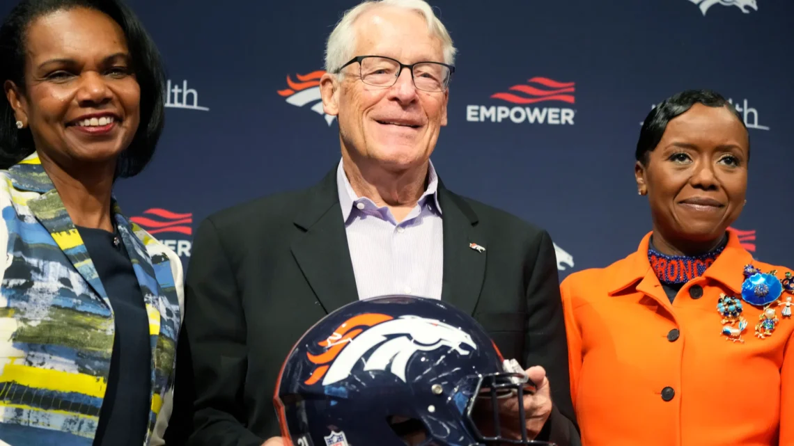 Gregory B. Penner Biography: Wife, Age, Net Worth, Siblings, Parents, Height, Children Gregory B. Penner Biography: Wife, Age, Net Worth, Siblings, Parents, Height, Children