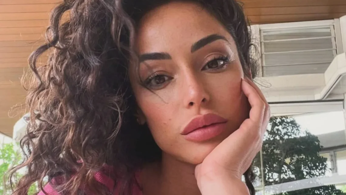 Raffaella Fico Biography: Songs, Age, Net Worth, Siblings, Parents, Height, Partner, Child