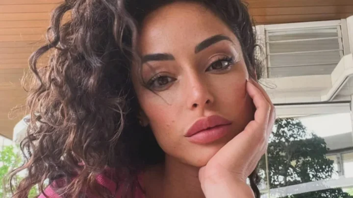 Raffaella Fico Biography: Songs, Age, Net Worth, Siblings, Parents, Height, Partner, Child