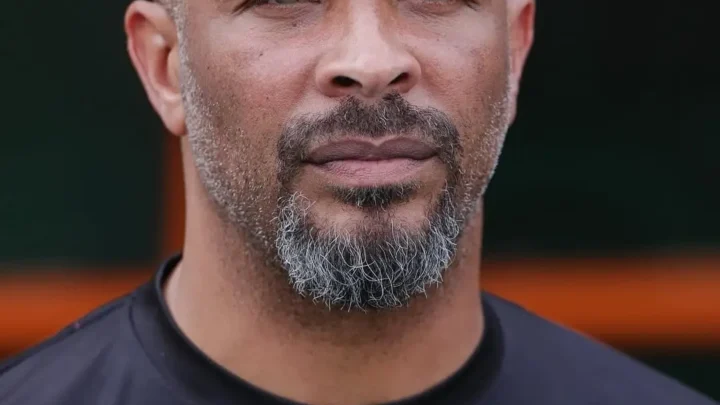 Éric Chelle Bio: Wife, Age, Nationality, Net Worth, Salary, Children, Stats, Tactics, Style of Play Éric Chelle Bio: Wife, Age, Nationality, Net Worth, Salary, Children, Stats, Tactics, Style of Play