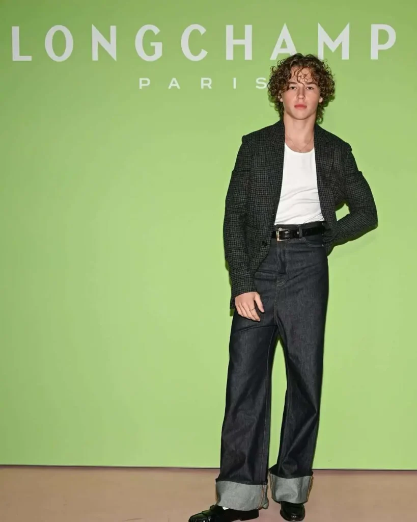 Dylan Hoffman Biography: Girlfriend, Movies, TV Series, Age, Net Worth, Siblings, Parents, Height