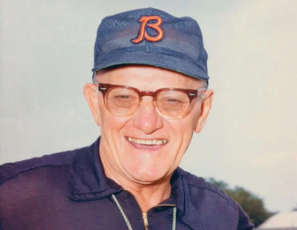 George Halas Biography: Age, Net Worth, Height, Instagram, Wiki, Parents, Siblings, Children, Spouse, Death