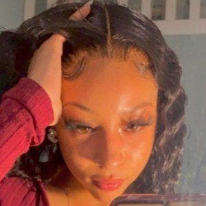 Selena Davis Biography: Age, Net Worth, Siblings, Parents, Height, Child, Boyfriend
