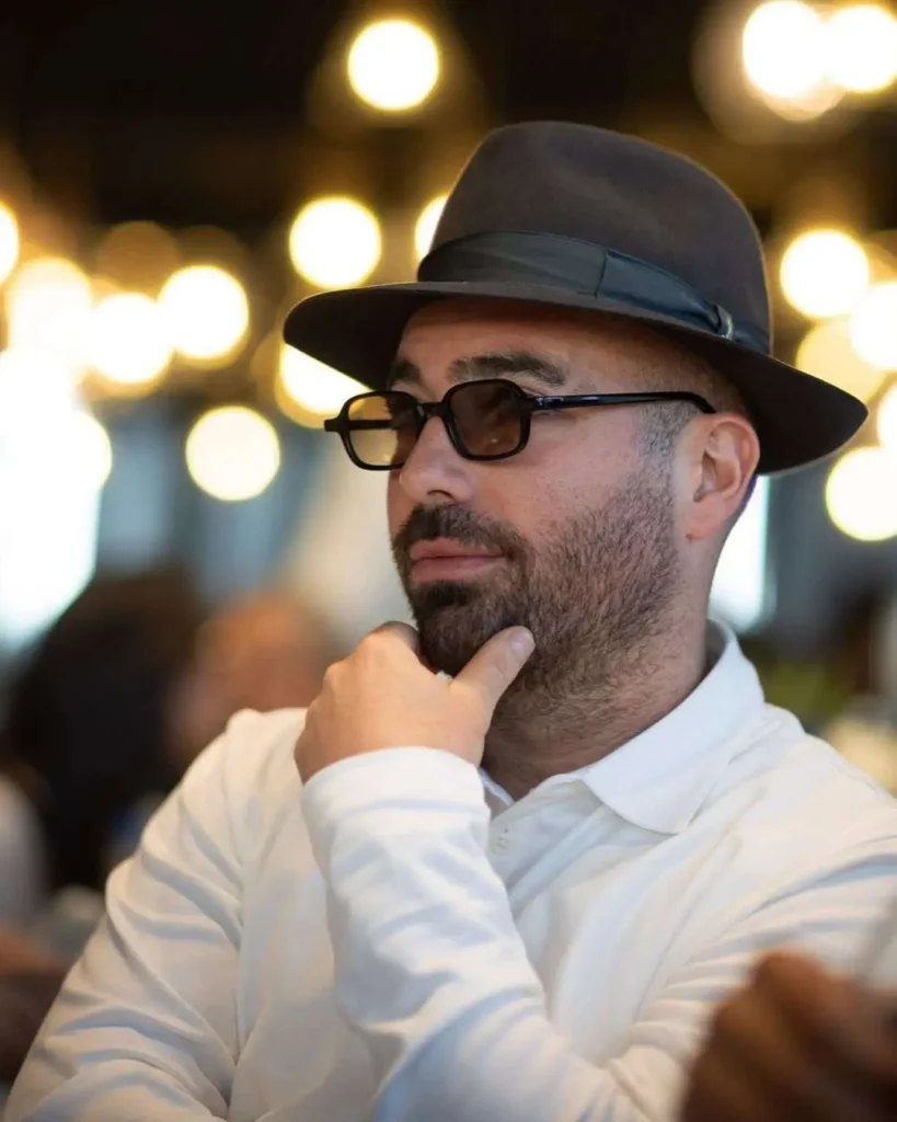 Omer Adam Biography: Age, Net Worth, Siblings, Parents, Height, Girlfriend, Songs, Albums