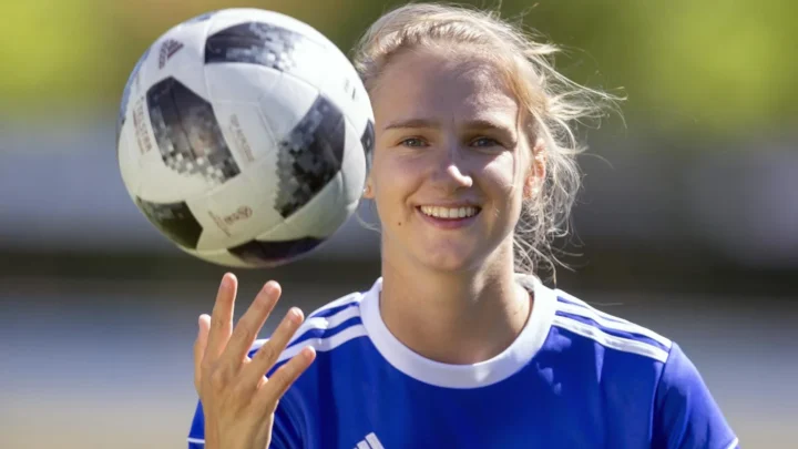 Vivianne Miedema Biography: Team, Age, Net Worth, Relationship, Salary, Parents