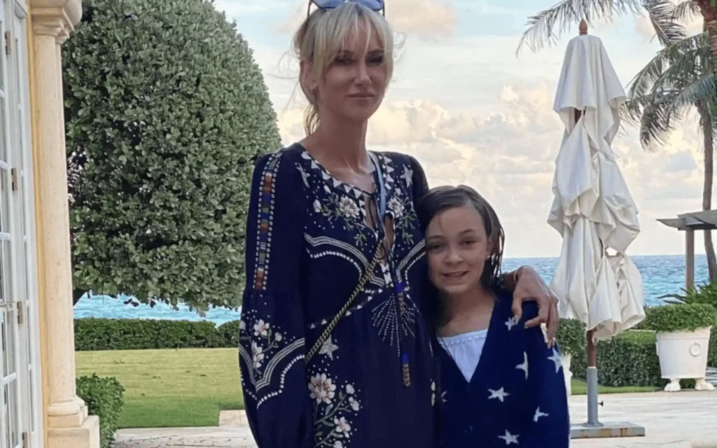 Delilah Genoveva Stewart Bio – Kimberly Stewart and Benicio Del Toro’s Daughter Age, Parents, Height, Boyfriend, Net Worth, Siblings