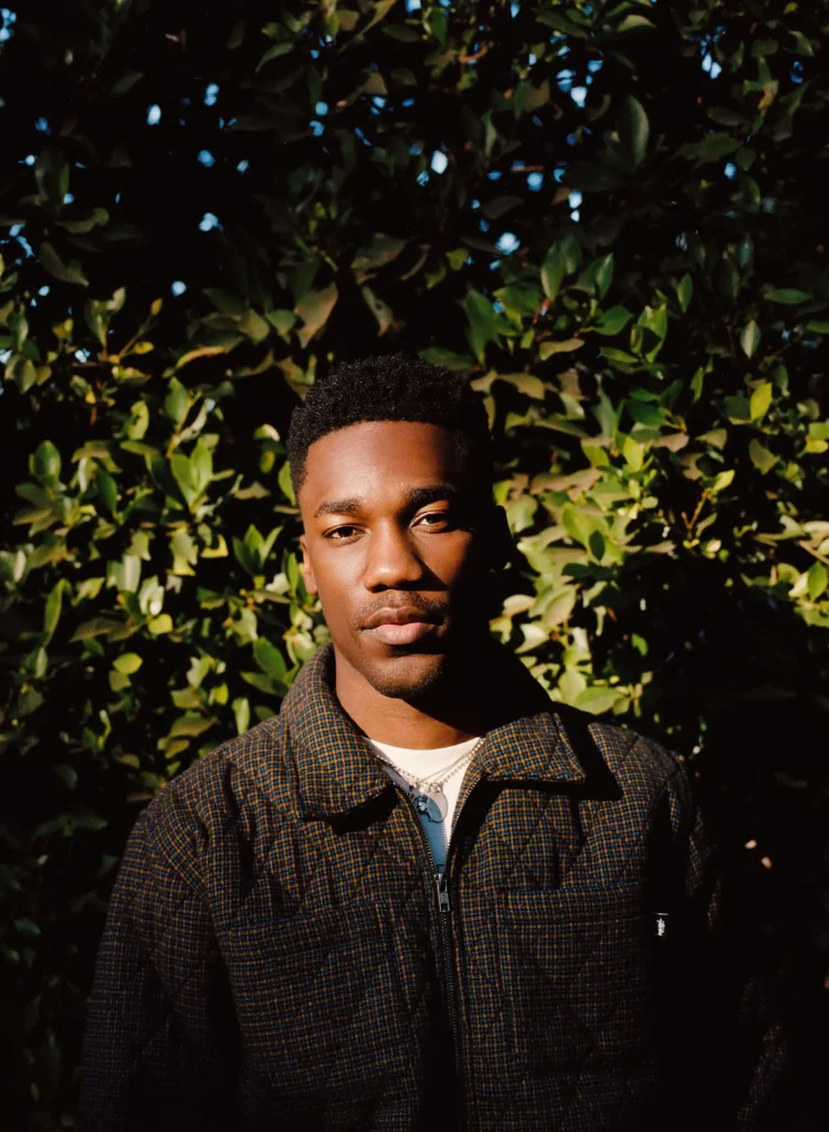 Giveon Biography: Age, Songs, Albums, Girlfriend, Awards, Siblings, Height