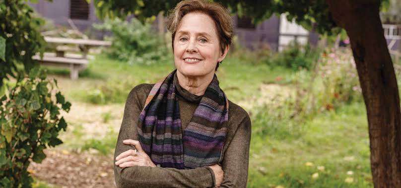 Alice Waters Biography: Age, Education, Cookbooks, Videos, Net Worth, Wikipedia, Husband, Parents, Siblings Alice Waters Biography: Age, Education, Cookbooks, Videos, Net Worth, Wikipedia, Husband, Parents, Siblings