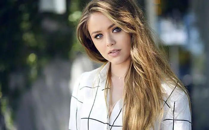 Kristina Bazan Biography: Age, Videos, Net Worth, Instagram, Blog, Height, Wiki, Boyfriend, Nationality