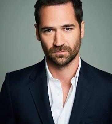 Manuel Garcia-Rulfo Biography: Wife, Movies, TV Shows, Ex-wife, Height, Parents, Siblings, Relationship, Age, Net Worth