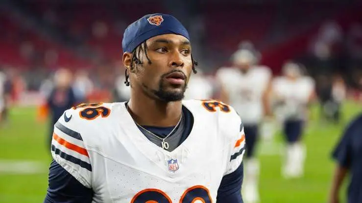 Jonathan Owens Biography: Stats, Club, Salary, Career, Wikipedia, Height, Age, Net Worth