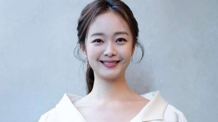 Jeon So-min Biography: Age, Movies, Net Worth, Parents, Siblings, Songs, Boyfriend, Albums