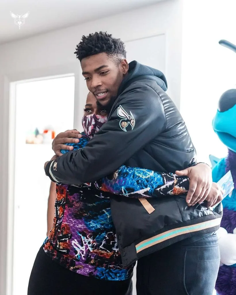 Brandon Miller Biography: Parents, Siblings, Age, Net Worth, Height, Relationship, Current Team, Awards