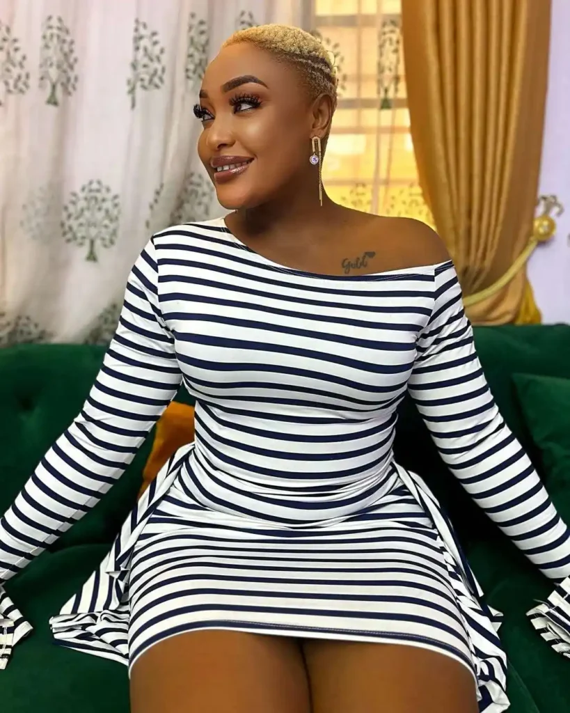 Lizzy Gold Biography: Children, Age, Net Worth, Siblings, Parents, Height, Movies, Relationship