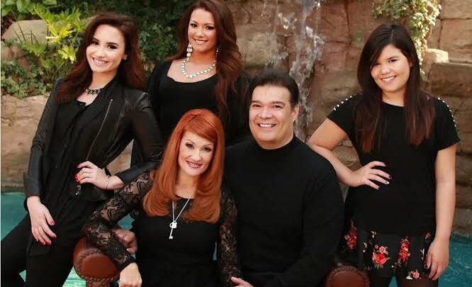 Demi Lovato’s Mother, Dianna De La Garza Biography: Movies, Age, Net Worth, Wikipedia, Nationality, Spouse, Children, Parents