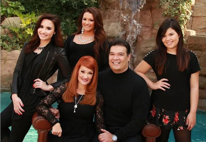 Demi Lovato’s Mother, Dianna De La Garza Biography: Movies, Age, Net Worth, Wikipedia, Nationality, Spouse, Children, Parents