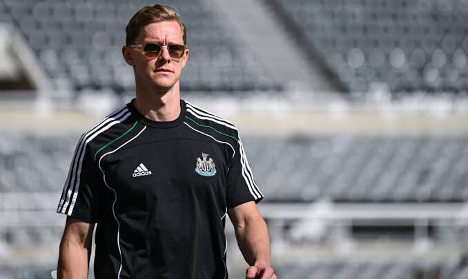 Emil Krafth Biography: Wife, Age, Net Worth, Siblings, Parents, Height, Child, Team, Salary, Transfers