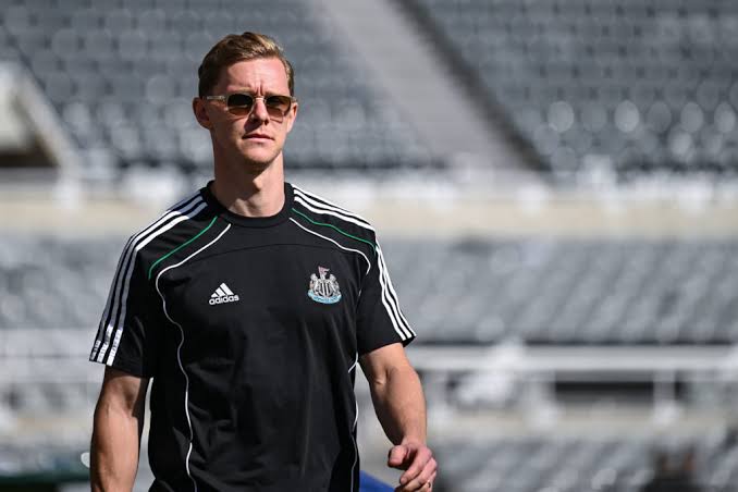 Emil Krafth Biography: Wife, Age, Net Worth, Siblings, Parents, Height, Child, Team, Salary, Transfers