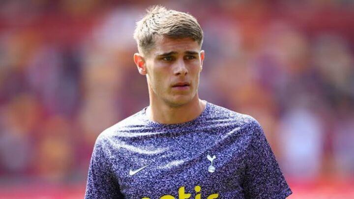 Micky van de Ven Biography: Transfer, Age, Net Worth, Siblings, Parents, Height, Loan, Salary, Football Team, Girlfriend