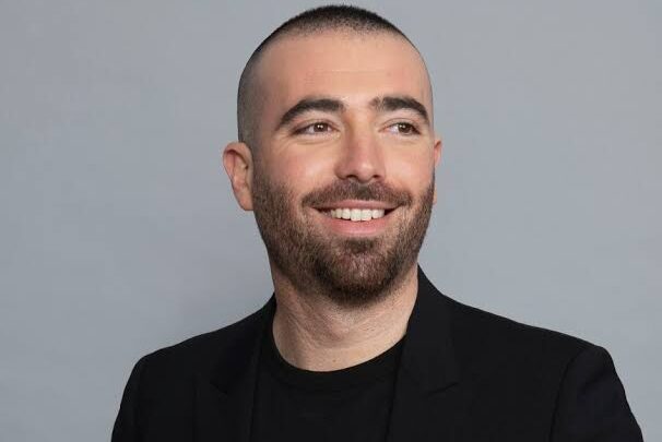 Omer Adam Biography: Age, Net Worth, Siblings, Parents, Height, Girlfriend, Songs, Albums