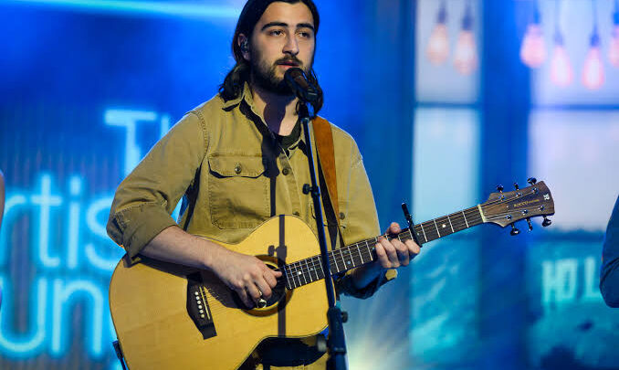 Noah Kahan Biography: Awards, Age, Net Worth, Siblings, Parents, Height, Partner, Songs