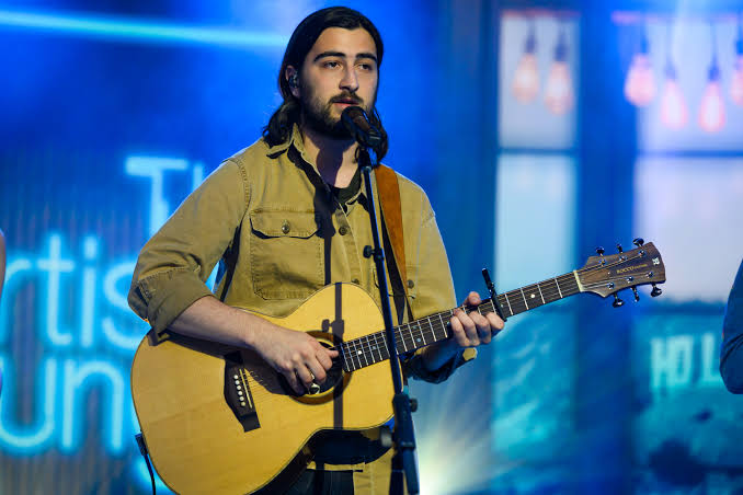 Noah Kahan Biography: Awards, Age, Net Worth, Siblings, Parents, Height, Partner, Songs