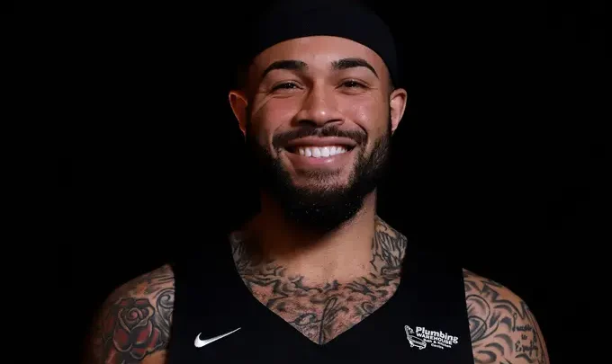 Grandy Glaze Biography: Spouse, Parents, Salary, Age, Net Worth, Basketball Team, Siblings, Awards