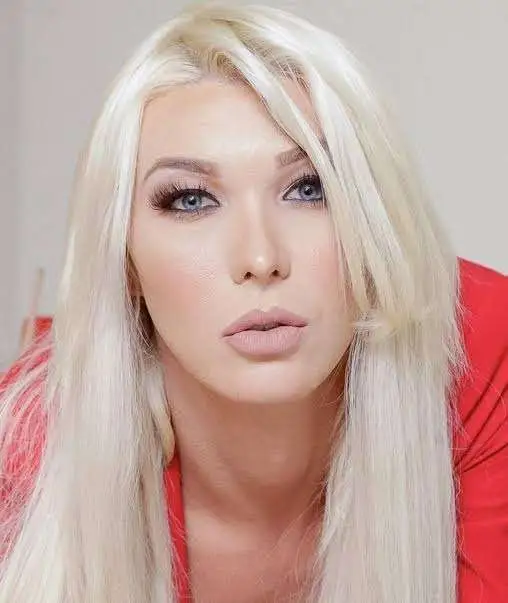 Aubrey Kate Biography: OnlyFans, Net Worth, Age, Instagram, Height, Parents, Movies