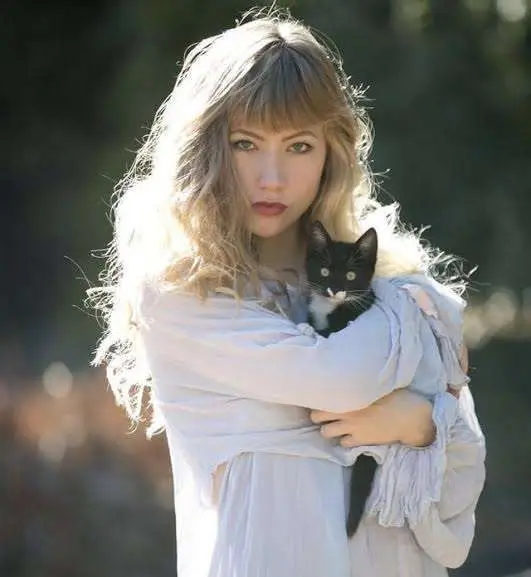 Ivy Wolfe Biography: Net Worth, Instagram, Awards, Movies, Age, Profile, Height, Parents
