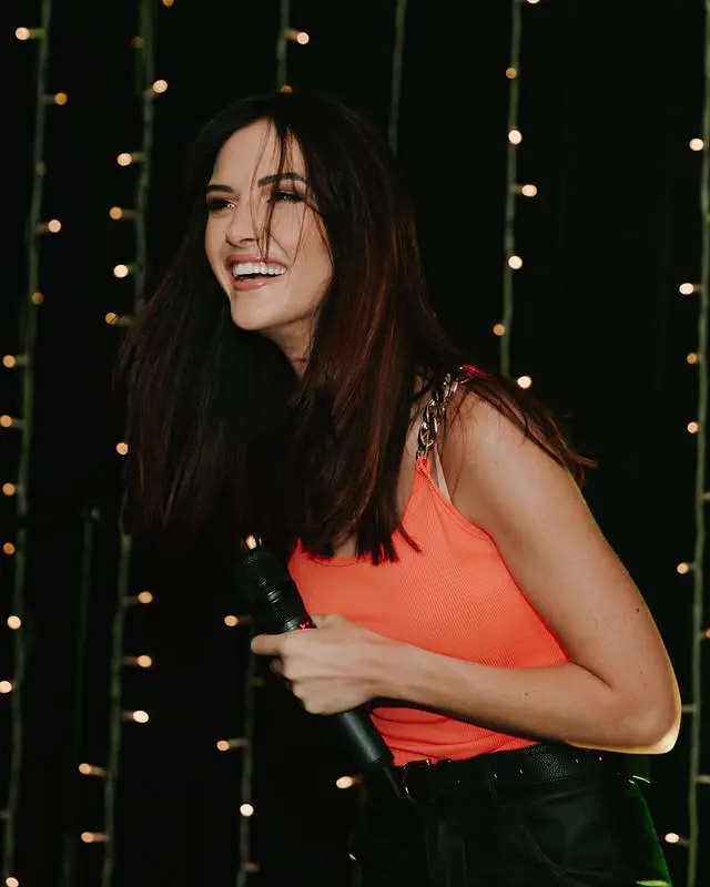 Franja Du Plessis Biography: Wikipedia, Songs, Albums, Age, Net Worth, Parents, Siblings, Height