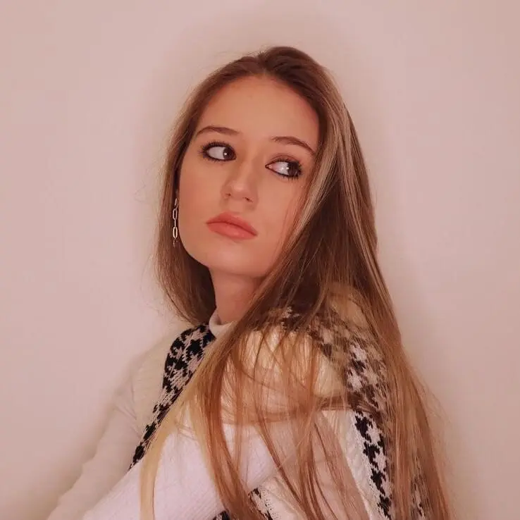 Riley Lewis Biography: Age, TikTok, Height, Boyfriend, Net Worth, Instagram, Wikipedia