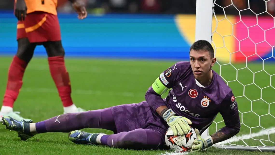 Fernando Muslera Biography: Siblings, Parents, Height, Age, Net Worth, Team, Children, Salary, Transfers, Wife